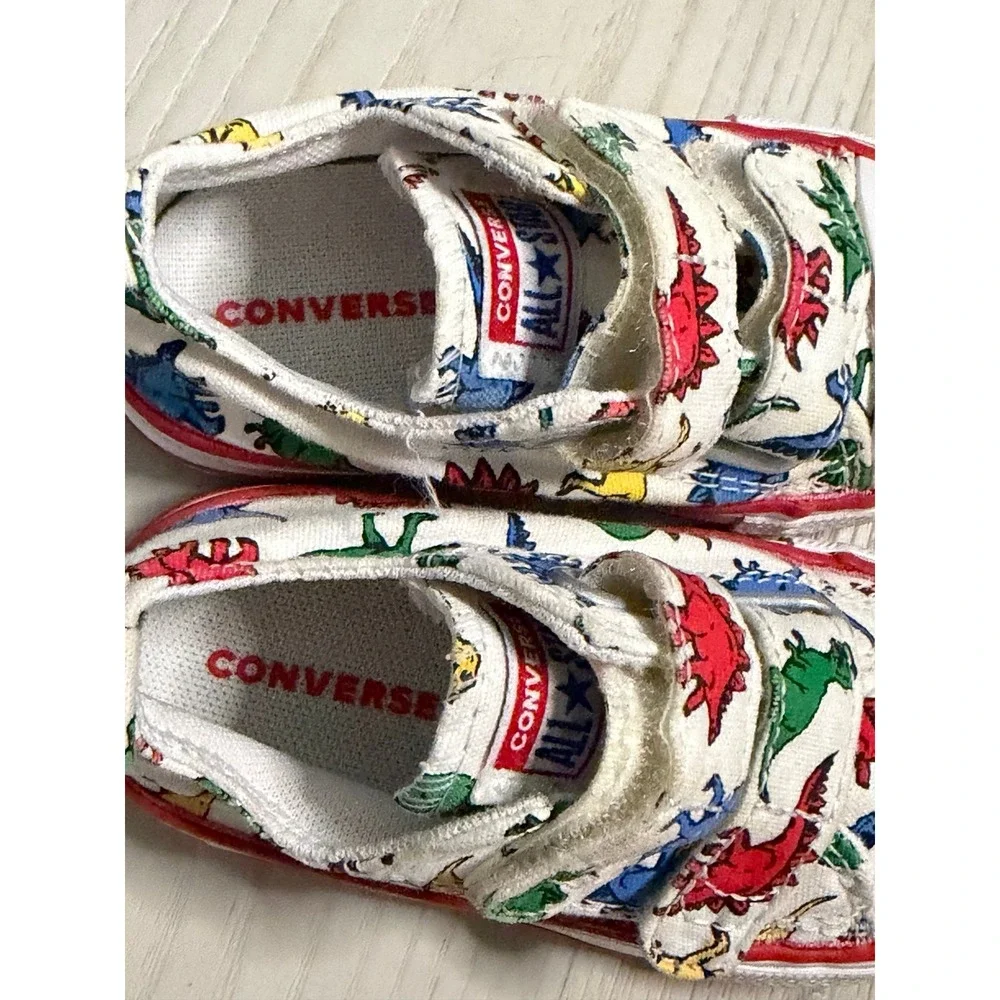 Converse Chuck Taylor All Star Dinosaur Print Sneakers Size 5.  White canvas wit